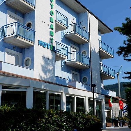Hotel Azzurro LʼAquila Dış mekan fotoğraf