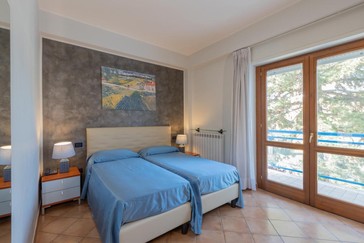 Hotel Azzurro LʼAquila Dış mekan fotoğraf