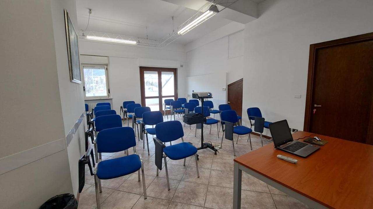 Hotel Azzurro LʼAquila Dış mekan fotoğraf