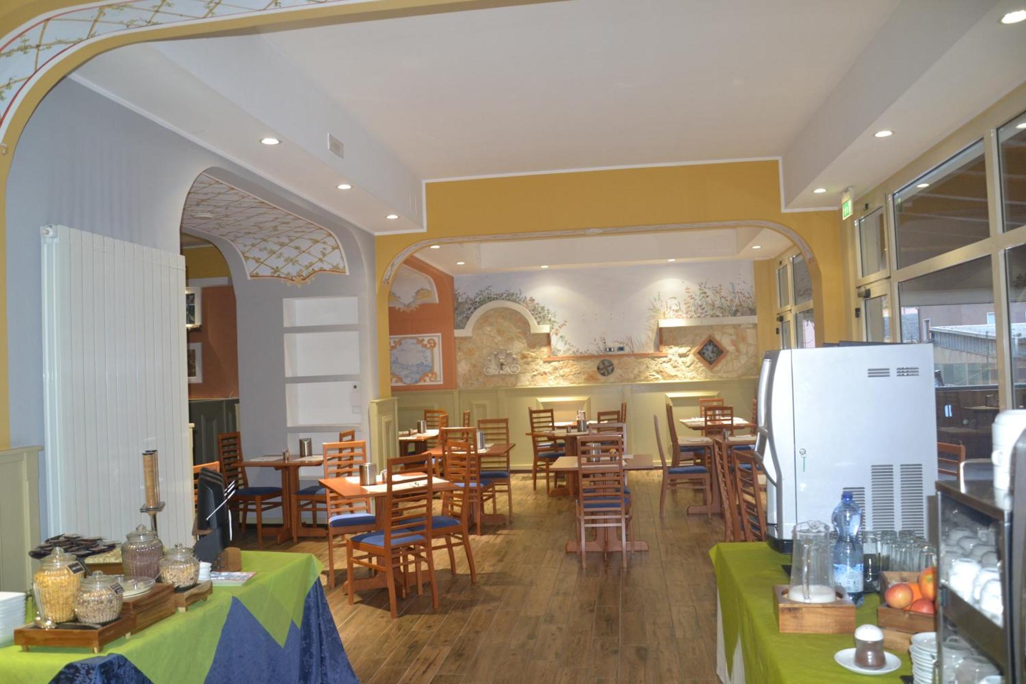 Hotel Azzurro LʼAquila Dış mekan fotoğraf